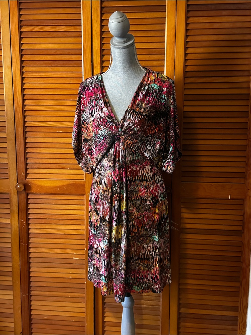 Maggy London Dress Sz 10 Twist Front Vibrant Abstract Color Funky Rainbow Dress